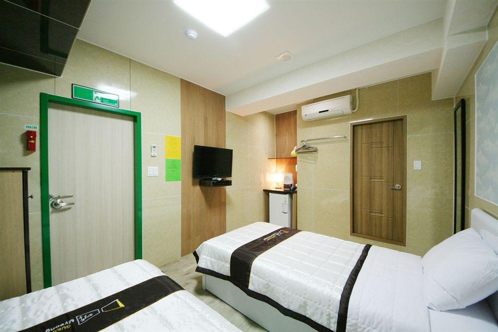 Guesthouse Myeongdong 2 Seoul Exteriör bild
