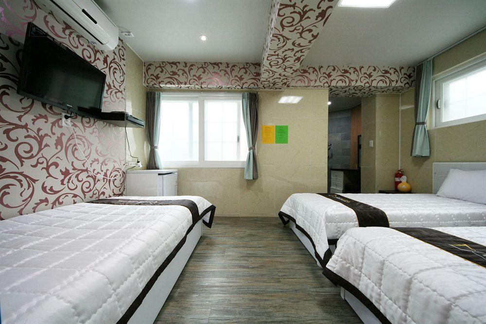 Guesthouse Myeongdong 2 Seoul Exteriör bild
