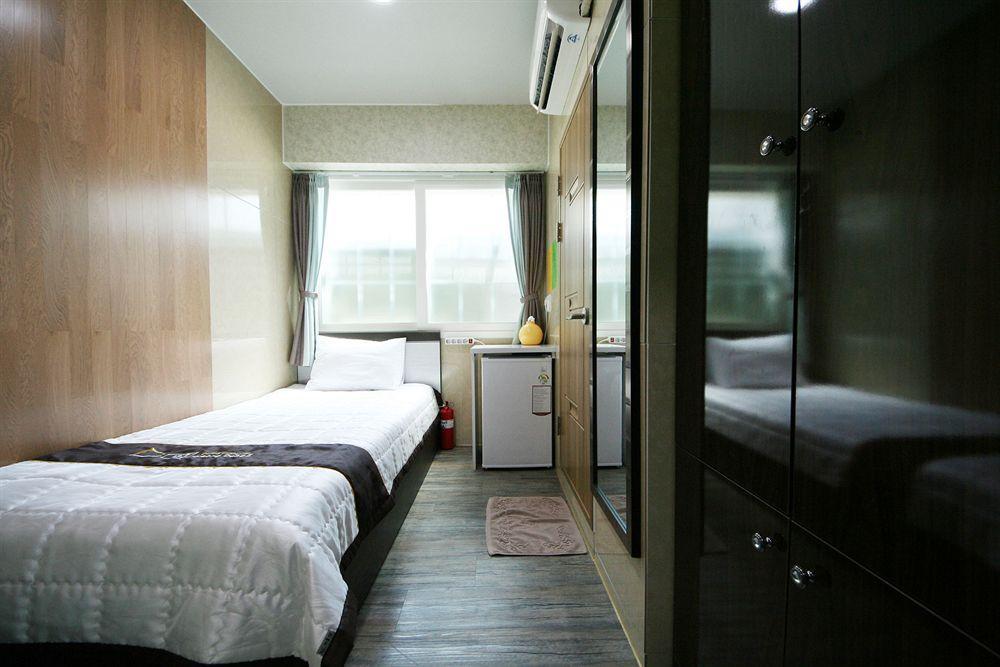 Guesthouse Myeongdong 2 Seoul Exteriör bild