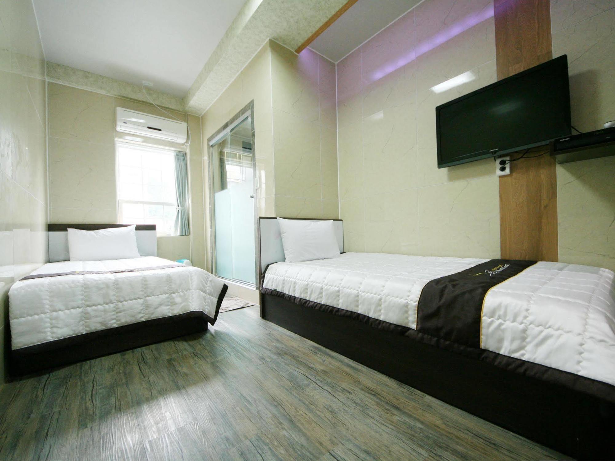 Guesthouse Myeongdong 2 Seoul Exteriör bild