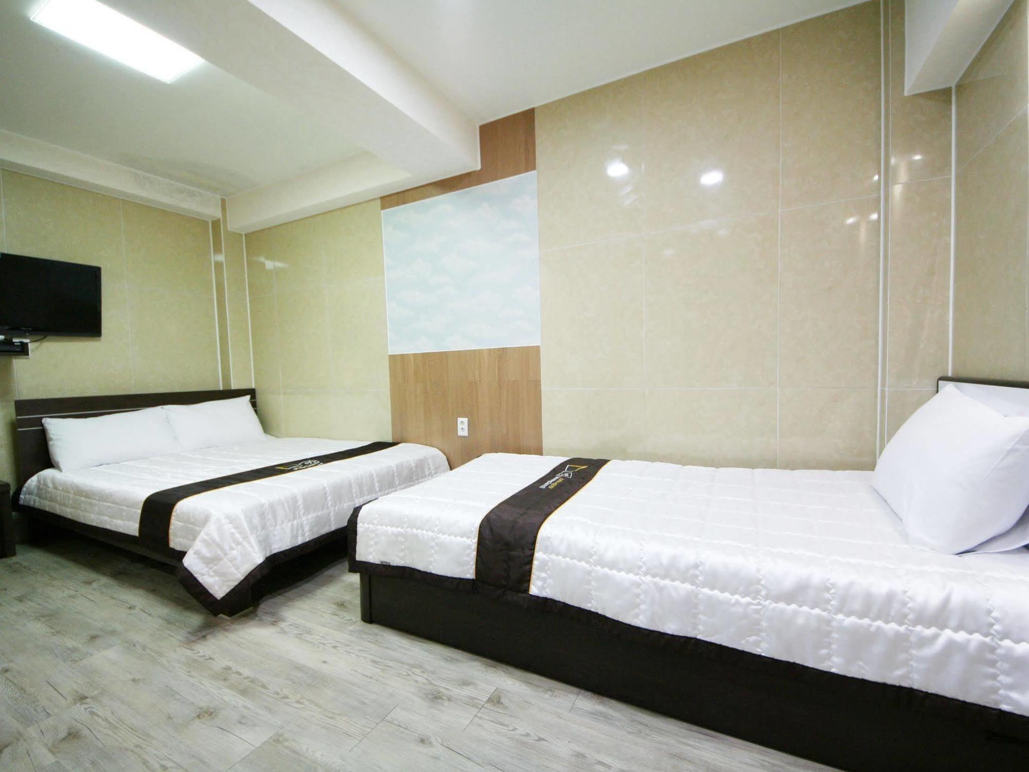 Guesthouse Myeongdong 2 Seoul Exteriör bild