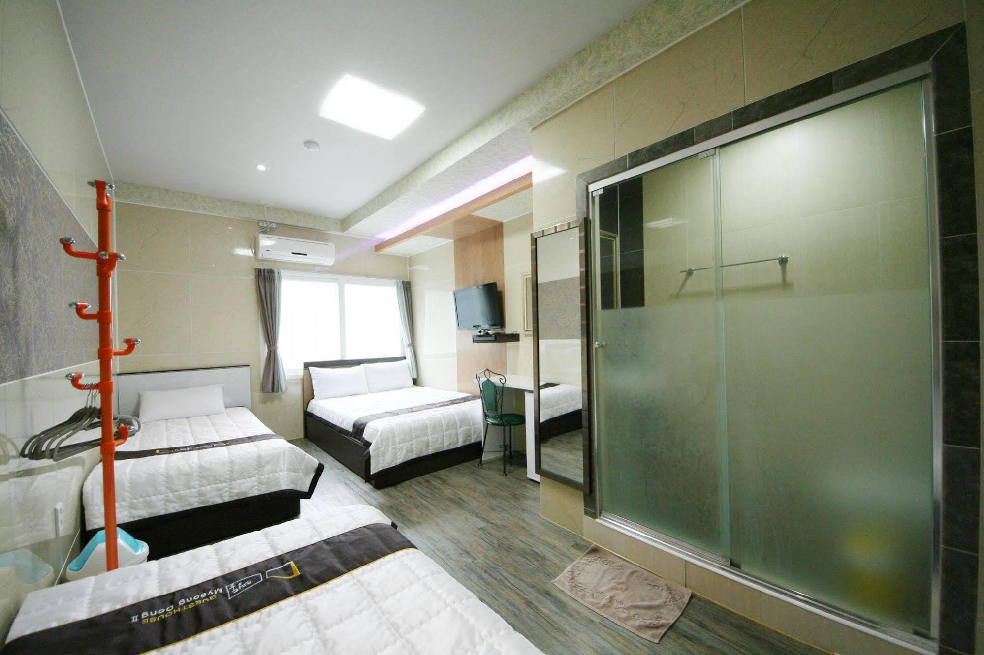 Guesthouse Myeongdong 2 Seoul Exteriör bild